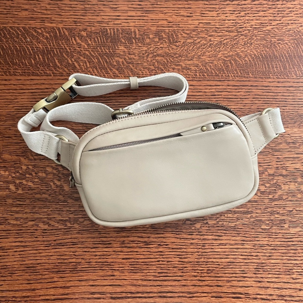 Andar Indie Crossbody Bag